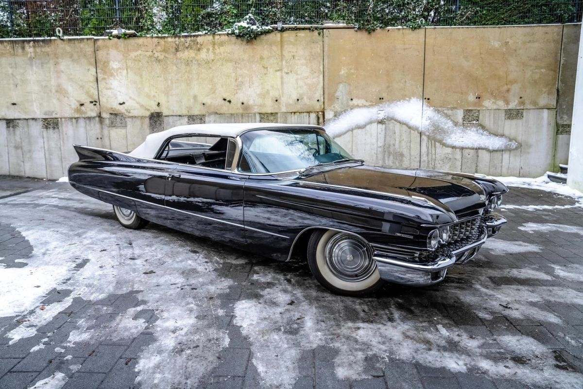 CADILLAC DeVille(1958-2005)   