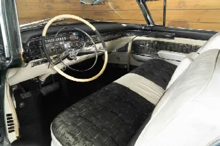 Foto 2 di 10: CADILLAC