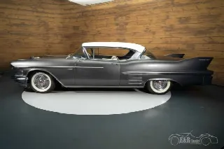 Foto 10 di 10: CADILLAC