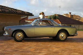 Foto 2 di 26: LANCIA Flaminia Gt Touring 