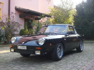 Foto 1 di 2: FIAT 850 SPIDER 