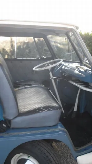 Foto 3 di 10: Volkswagen T1 9 posti   