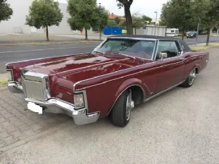 Foto 1 di 4: LINCOLN Continental Mark III 