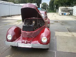 Foto 5 di 5: CORD 810 - 1936  