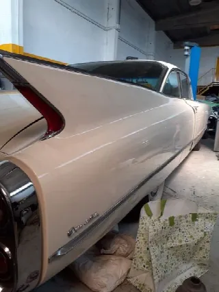 Foto 2 di 4: CADILLAC Deville Copue de Ville serie 62 