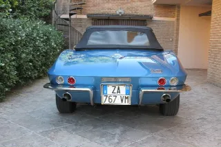 Foto 27 di 33: CHEVROLET Corvette C2 Sting Ray Convertibile 327/350 HP 
