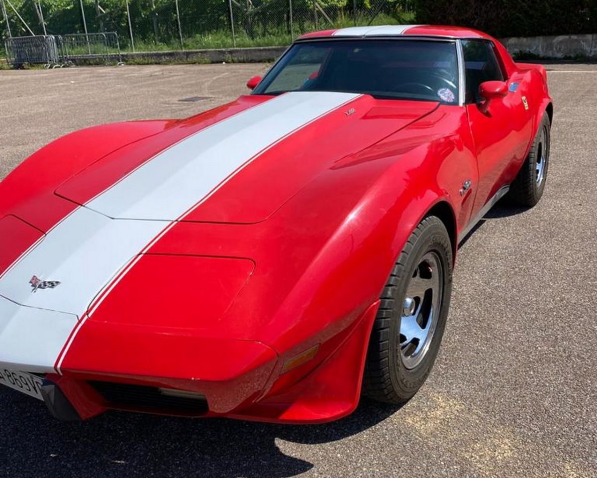CHEVROLET Corvette Stingray    