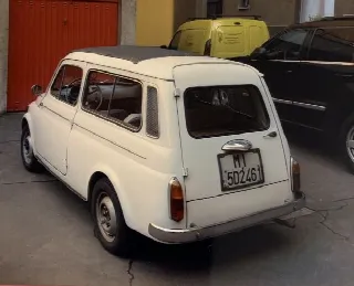 Foto 2 di 4: AUTOBIANCHI Bianchina Giardinetta con tetto apribile