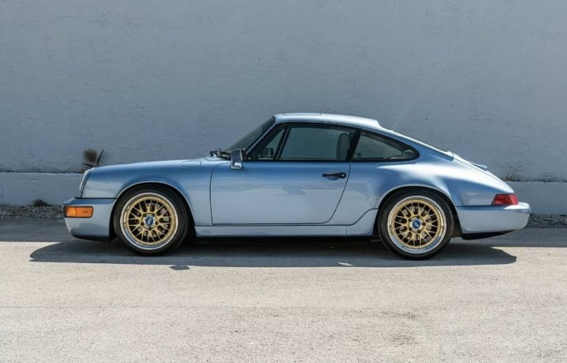PORSCHE 911 