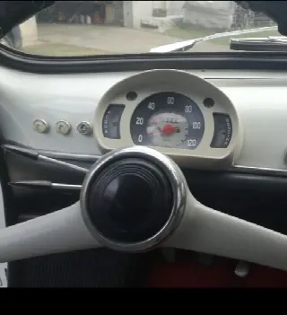 Foto 2 di 6: FIAT 600  