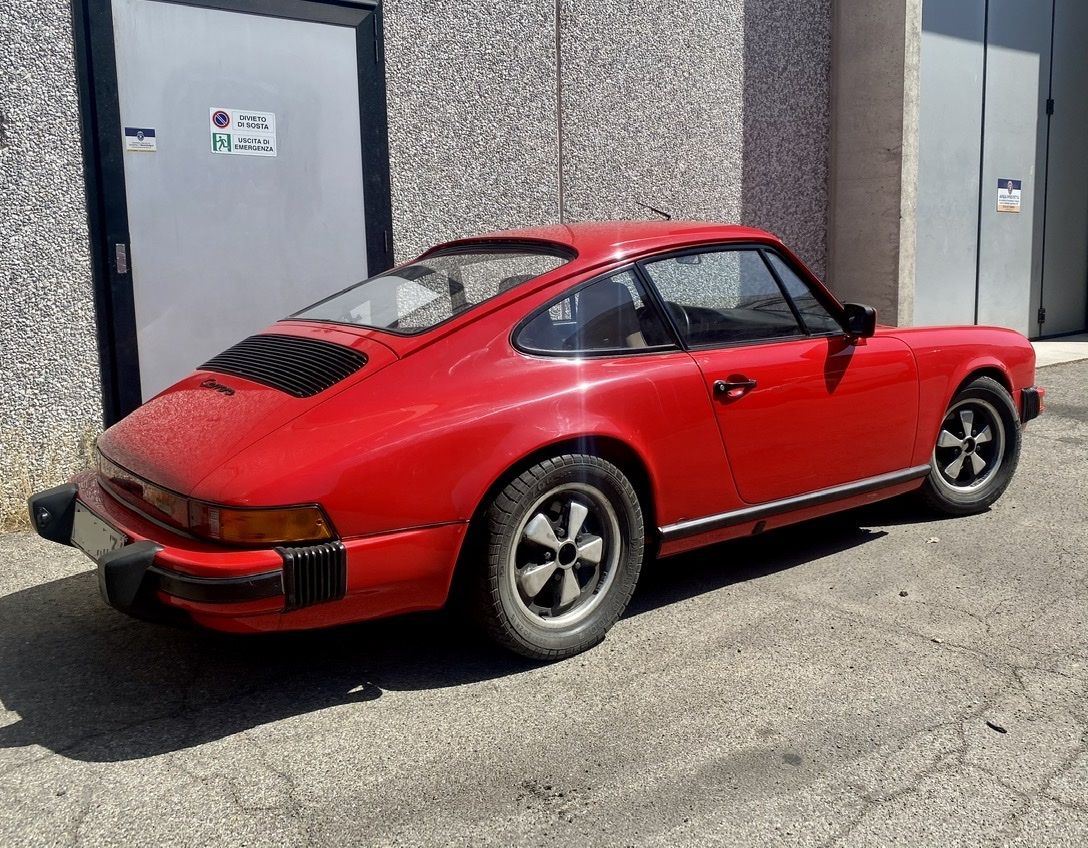 PORSCHE 911 2.7