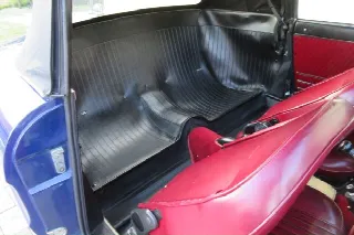 Foto 11 di 24: ALFA ROMEO Spider Osso di seppia 