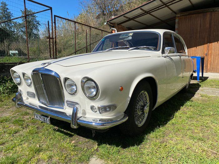 JAGUAR 420 Saloon 