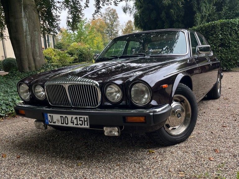 DAIMLER Double Six