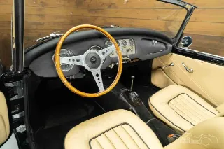 Foto 2 di 10: DAIMLER
