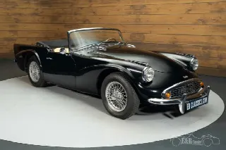 Foto 4 di 10: DAIMLER