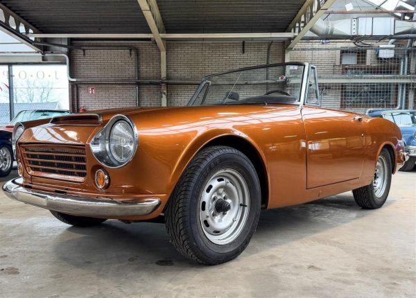 DATSUN 1600 Fairlady restored