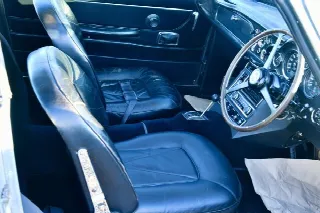 Foto 5 di 6: ASTON MARTIN DB6(1965-1971) Coupe  