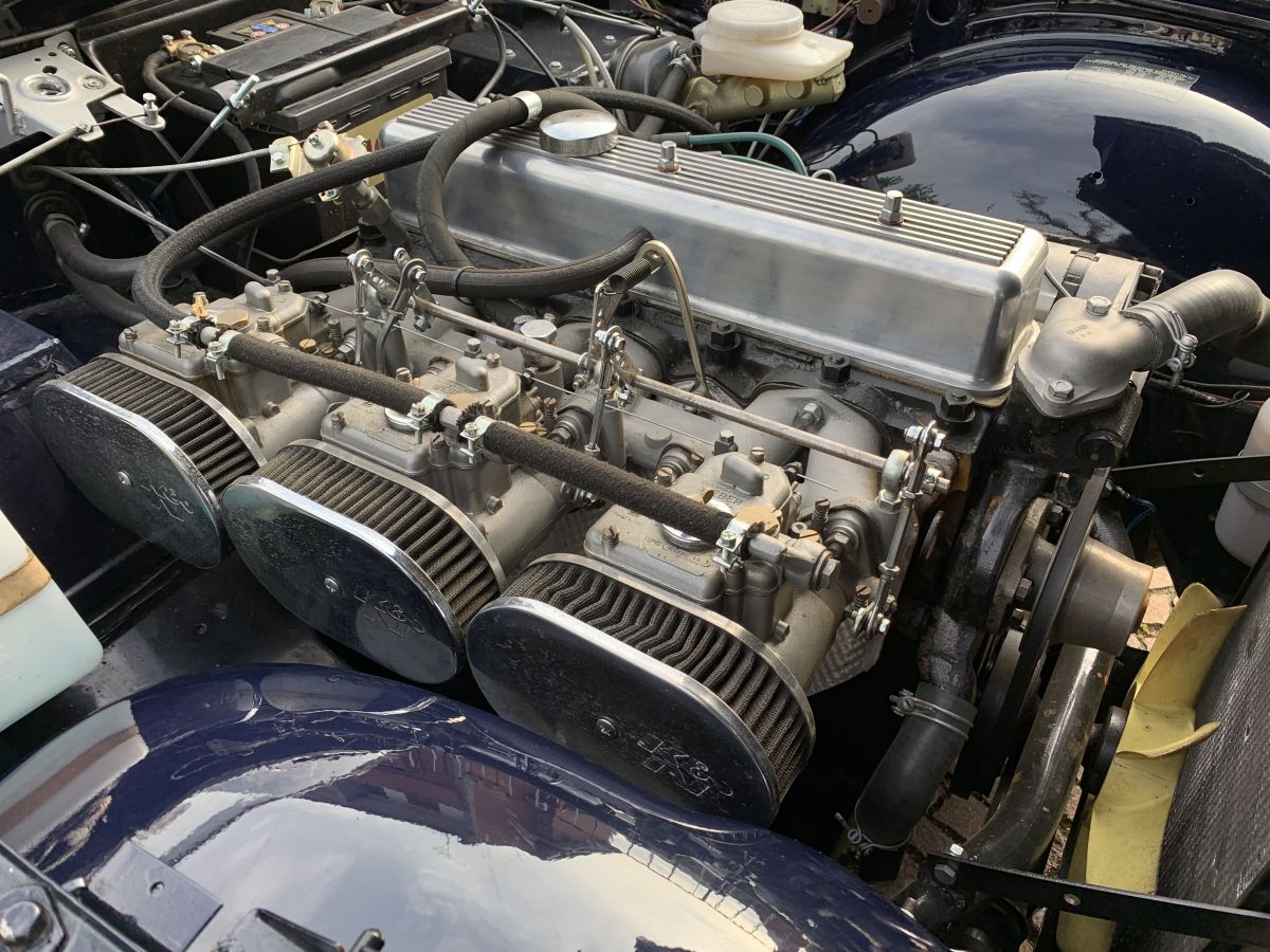 TRIUMPH TR6 PI 