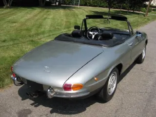 Foto 2 di 3: ALFA ROMEO Spider  