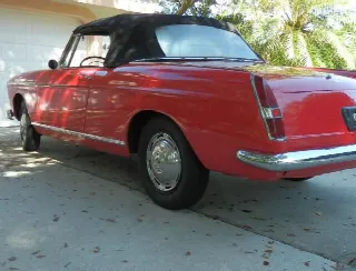 Foto 5 di 7: PEUGEOT 404  