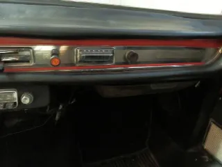 Foto 4 di 7: PEUGEOT 404  