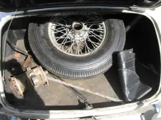 Foto 8 di 9: AUSTIN HEALEY 3000  to restore