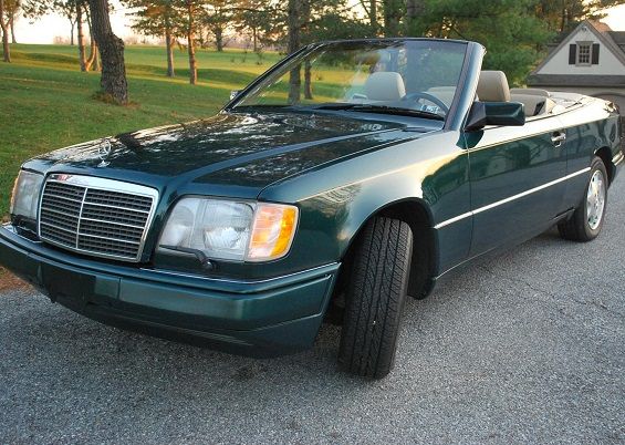MERCEDES-BENZ E320 