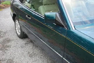 Foto 3 di 6: MERCEDES-BENZ E320 