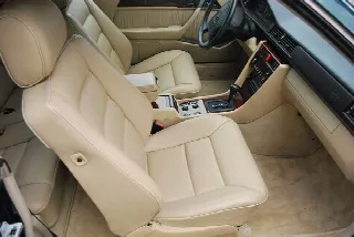 Foto 5 di 6: MERCEDES-BENZ E320 