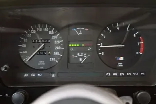 Foto 6 di 8: BMW 635 Csi M 