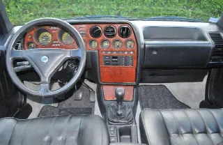 Foto 6 di 6: LANCIA Thema  
