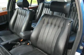 Foto 4 di 6: LANCIA Thema  