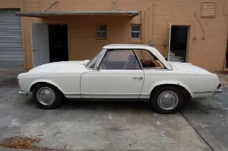 Foto 6 di 10: MERCEDES-BENZ 230SL 