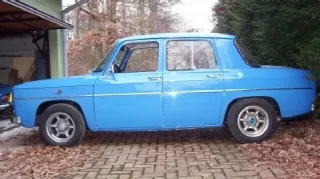 Foto 1 di 6: RENAULT R8   