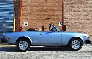 Foto 2 di 6: FIAT 124  