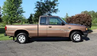 Foto 3 di 6: MAZDA B3000 