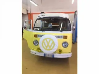 Foto 7 di 9: Volkswagen T2 Westfalia 