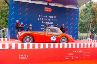 Foto 30 di 40: JAGUAR XK 120 OTS SE 