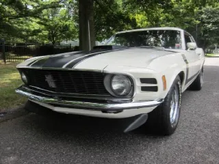 Foto 1 di 6: FORD Mustang  