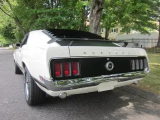 Foto 6 di 6: FORD Mustang  