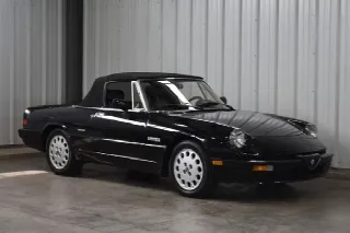 Foto 2 di 7: ALFA ROMEO Spider  
