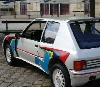 Foto 7 di 7: PEUGEOT 205 