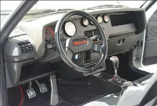 Foto 4 di 7: PEUGEOT 205 