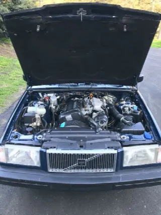 Foto 6 di 6: VOLVO 740  