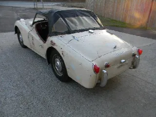 Foto 6 di 8: TRIUMPH TR3A  