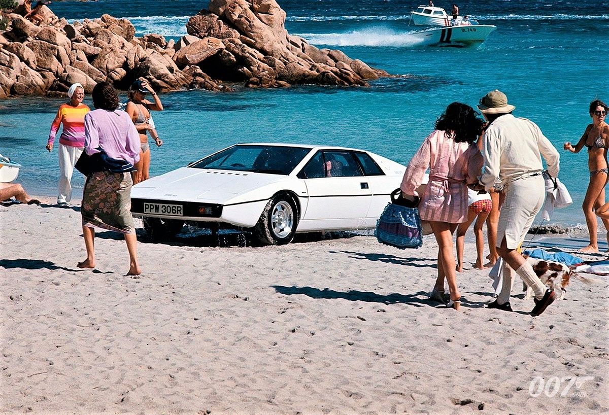 IMMAGINARE É GIÀ COSTRUIRE IL FUTURO: DALLA LOTUS ALLA NUOVA TESLA SOTTOMARINA