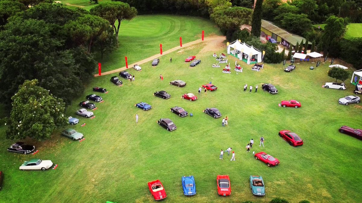 “Bella come Roma”, vince la Ferrari 250 GT California