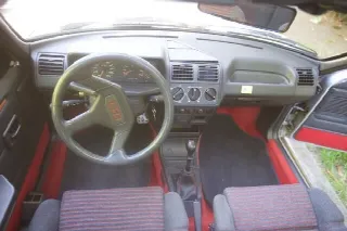 Foto 6 di 7: PEUGEOT 205 Gti 