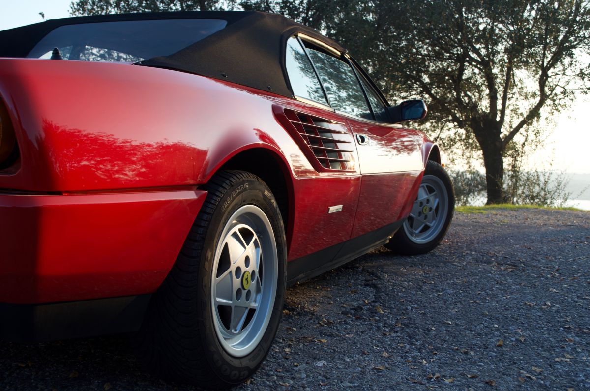 FERRARI mondial 3.2 cabriolet 